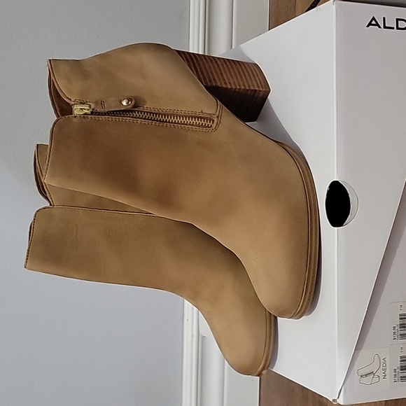 Brand new Aldo suede beige booties - size 10 - Picture 3 of 9